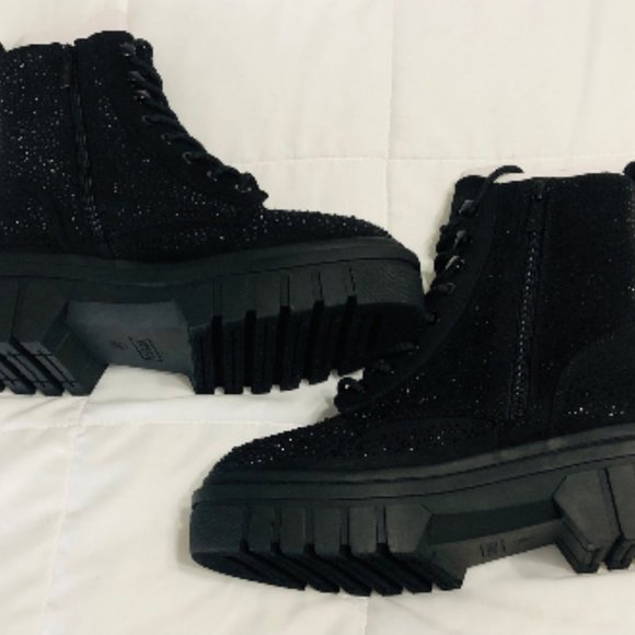 NEW with TAGS in BOX GUESS Ferine CRYSTAL Embellished Combat Boots - Picture 4 of 12